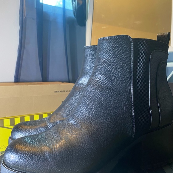 Lug Healed Booties - Picture 3 of 6